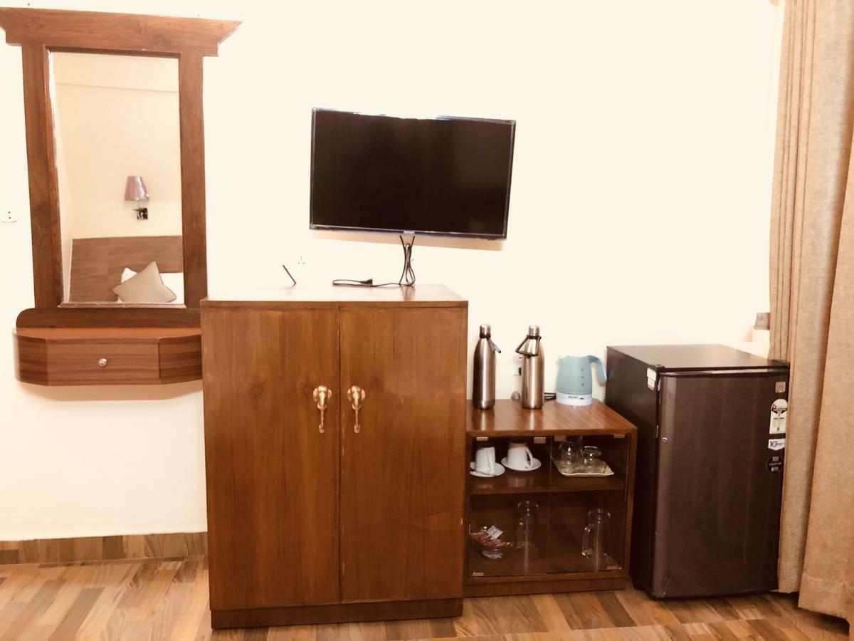 Hotel Guru Покхара Екстер'єр фото