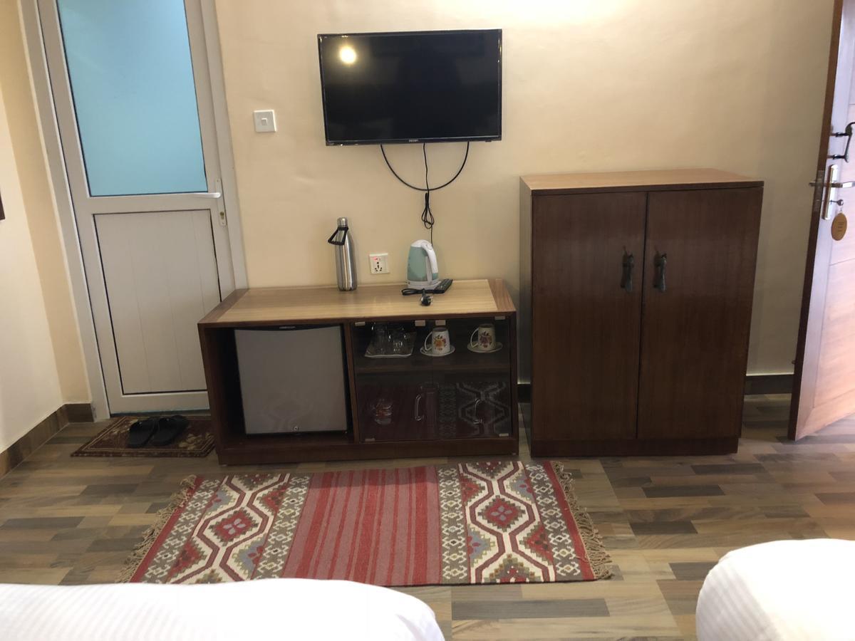 Hotel Guru Покхара Екстер'єр фото