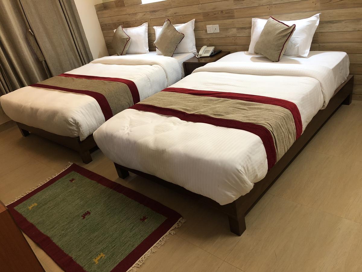 Hotel Guru Покхара Екстер'єр фото