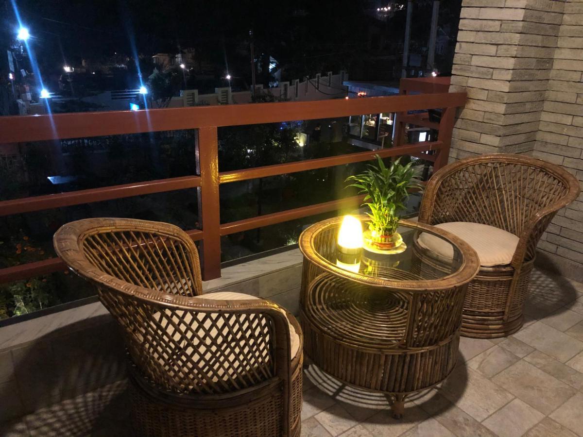 Hotel Guru Покхара Екстер'єр фото